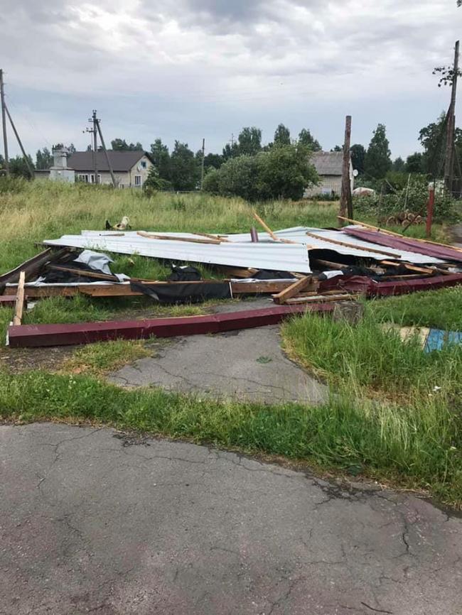 У громаді на Рівненщині буревій залишив без даху 4 садочки, 2 школи та амбулаторію