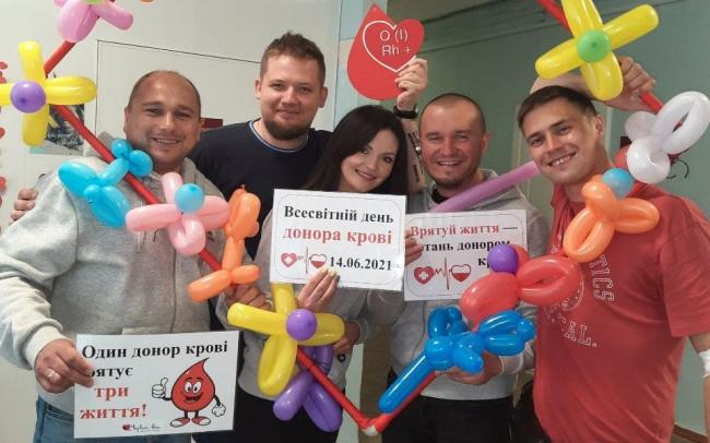 У День донора здали кров: прихильники команди «Рівне Разом» долучилися до важливої акції