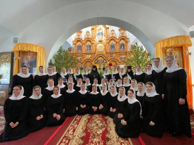 У жіночому монастирі біля Рівного відбувся випуск (ФОТО)