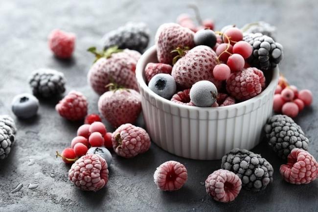 Як заморозити на зиму ягоди та фрукти?
