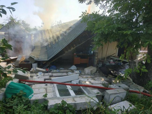 На Чернігівщині стався вибух у будинку: під завалами знайшли тіло чоловіка