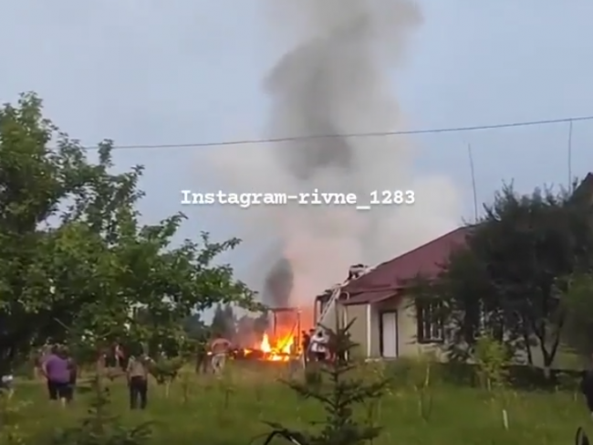 На півночі Рівненщини - пожежа на території школи