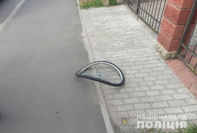 На Рівненщині велосипедистка загинула під колесами позашляховика (ФОТО)