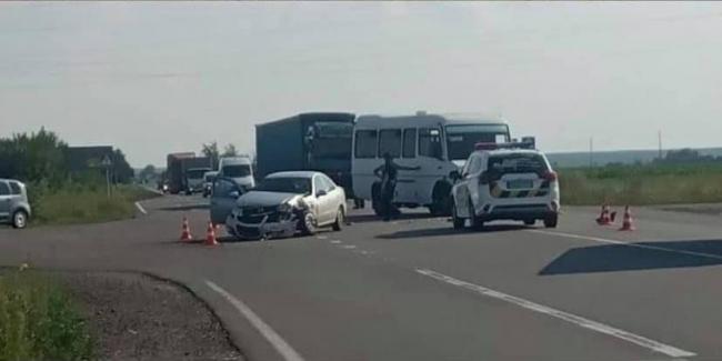 У ДТП з маршруткою на перехресті до Березного ніхто не постраждав