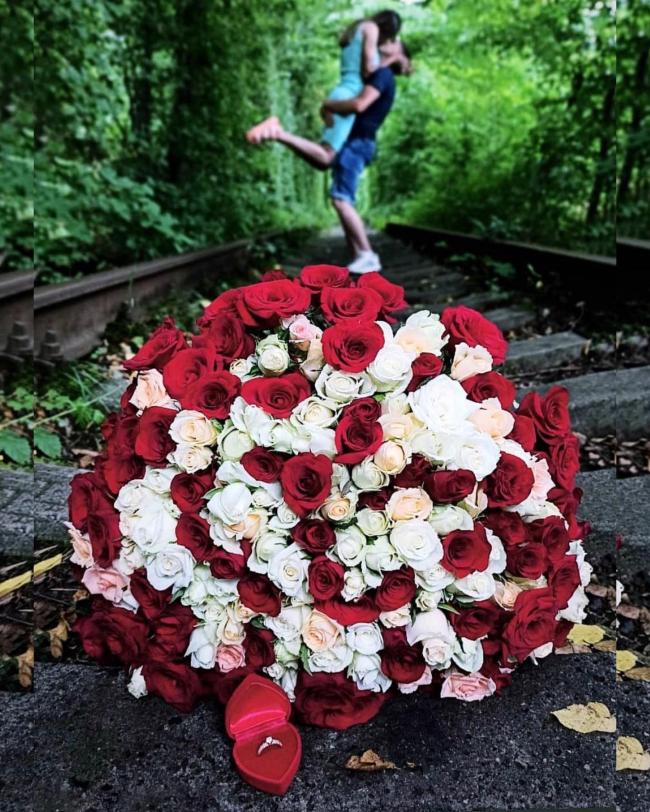 З квітами та каблучкою: хлопець освідчився коханій у "Тунелі кохання" на Рівненщині (ФОТО)