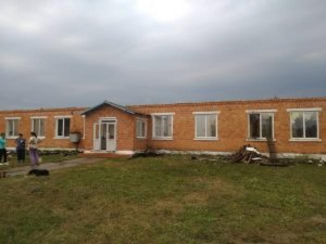 Блискавка підпалила школу на Рівненщині: показали наслідки пожежі (ФОТО)