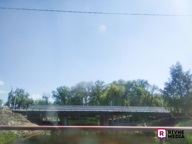 У дубенчан - свято: для проїзду відкрили міст через річку (ВІДЕО)