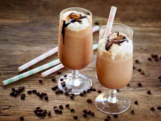 Молочний кавовий коктейль з морозивом: як приготувати освіжаючий напій