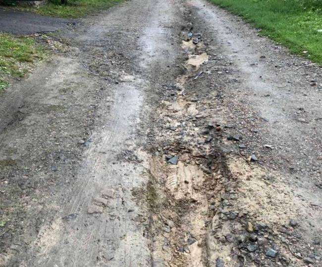 Негода розмила ґрунтові дороги в селах на Рівненщині