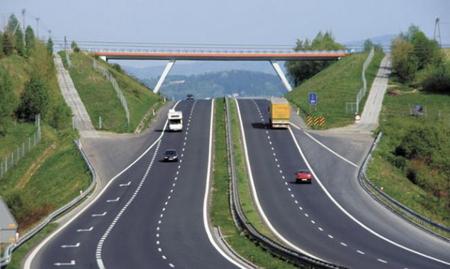 По платній дорозі з Рівного до прикордонного Краковця можна буде доїхати за 2,5 години