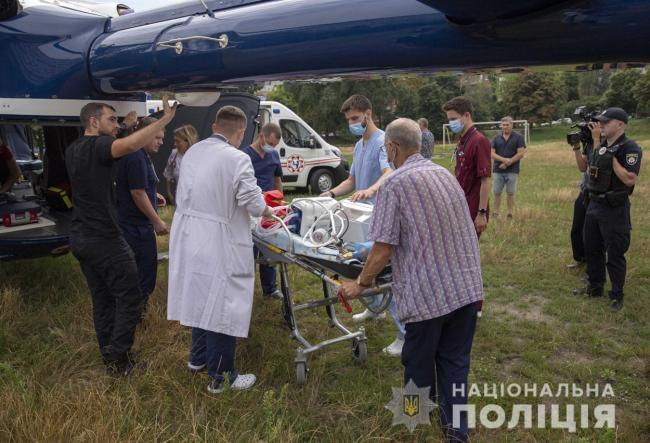 Матір хлопчика з Рівненщини, якого доправили до Києва вертольотом, просить допомоги