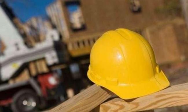 У Рівному стався нещасний випадок на будівництві: працівник впав з висоти