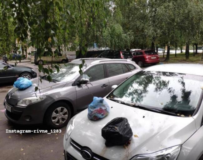 У Рівному "помстились" недобросовісним паркувальникам (ФОТО)