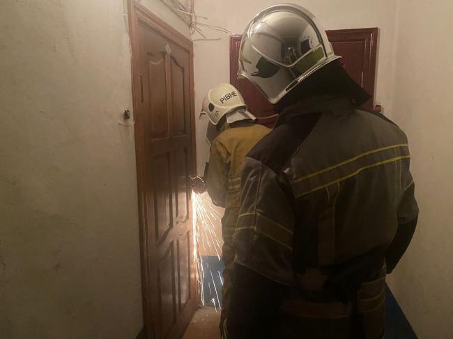 У Рівному рятувальники тричі за добу допомогли людям потрапити до квартир