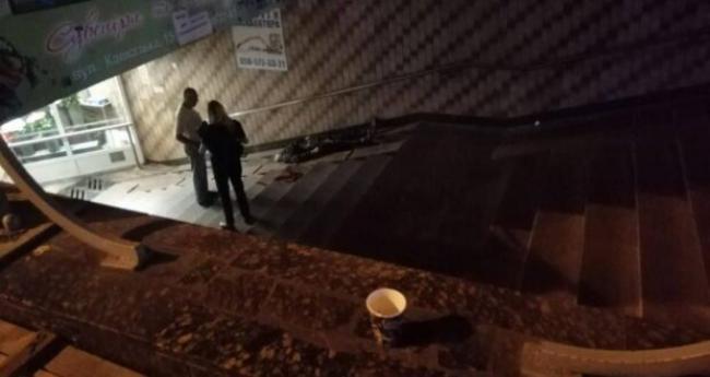 У центральній підземці Рівного помер чоловік: поліція встановлює його особу (ФОТО)