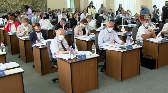 Депутати Рівнеради зберуться на позачергову сесію через МАФи на Київській