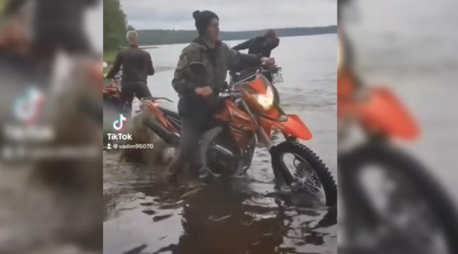 На Рівненщині покарали молодиків, які мили свої мотоцикли у Білому озері (ВІДЕО)