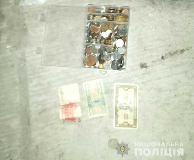 Три кардіографи, банкноти та колекцію монет викрав чоловік із лікарні на Рівненщині