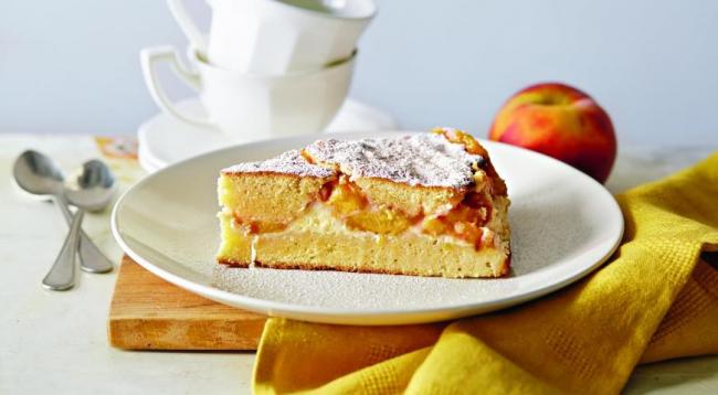 Пиріг з персиками: простий рецепт