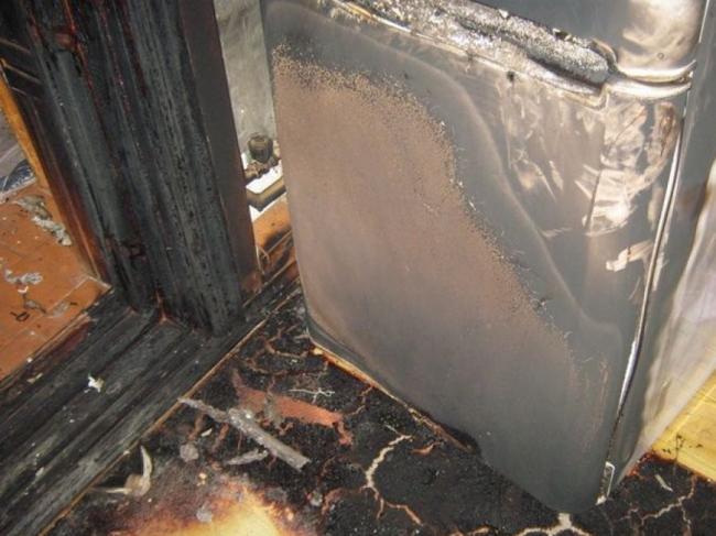 У місті на Рівненщині під час пожежі згорів холодильник