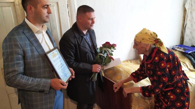 У місті на Рівненщині жінка відсвяткувала 100-річний ювілей