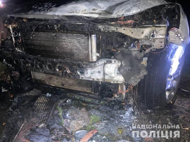 Уночі в Рівному підпалили автомобіль (ФОТО)