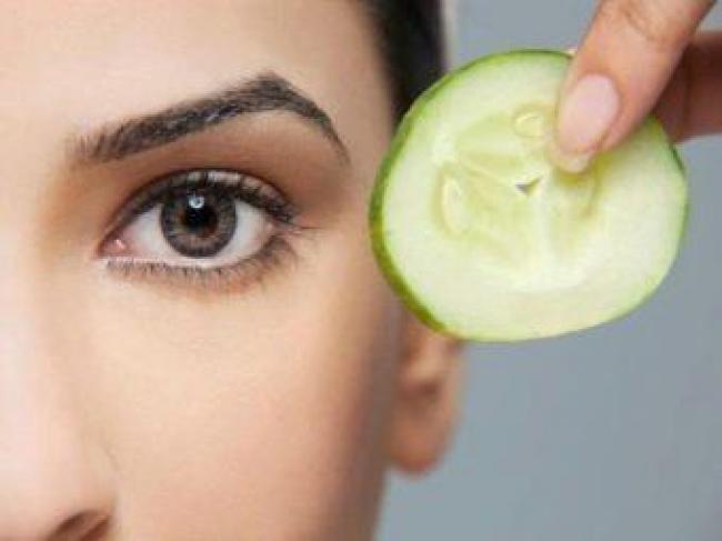 Від зморшок і для поліпшення зору: 5 причин прикладати огірки до очей