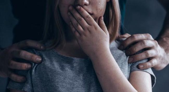 12-річна дівчинка народила дитину після того, як її зґвалтував мешканець Рівненщини