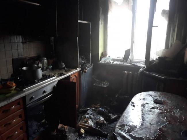 Згоріли духовка та пральна машина: у Рівному сталась пожежа у квартирі