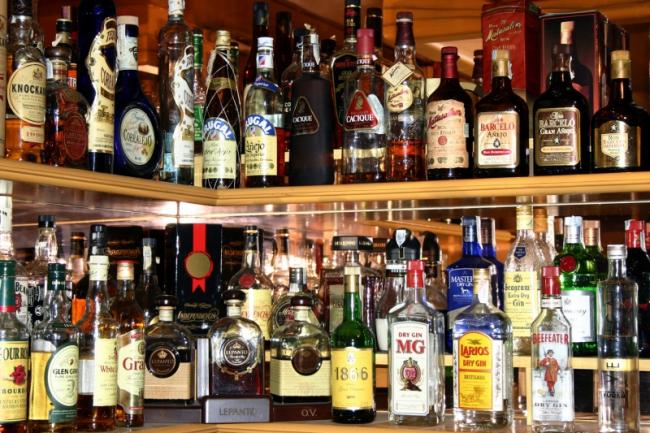 В Острозі можуть дозволити продаж алкоголю вночі