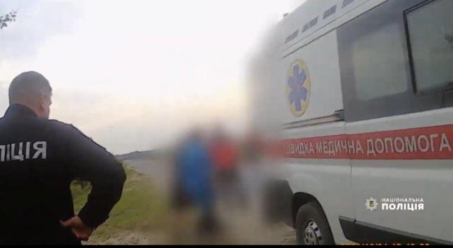 На Рівненщині поліцейські допомогли доставити хворого хлопчика до лікарні (ВІДЕО)