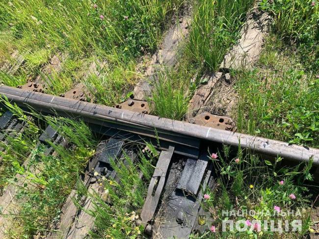 Чотири дні розбирав залізничні колії: мешканця Рівненщини судитимуть за крадіжку металу