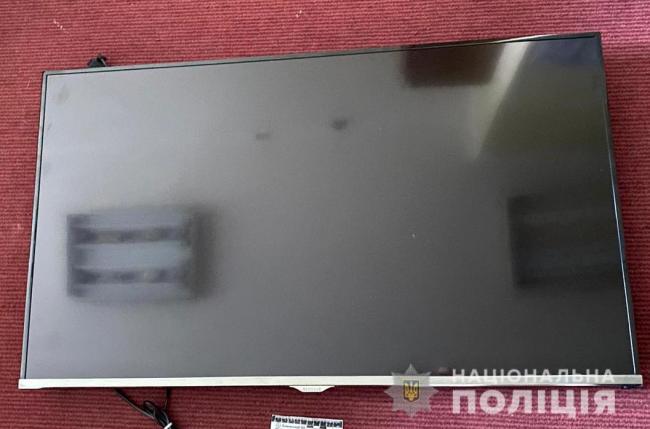 Мешканець Рівненщини виніс телевізор із готельного номера через вікно