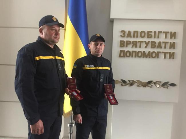 Президент відзначив державними нагородами двох рятувальників із Рівненщини