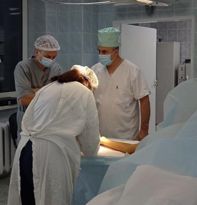Руки були пошматовані: у Рівненській обласній лікарні провели дві складні операції на кінцівках