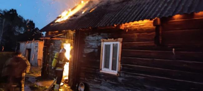 У селі на Рівненщині горіла кухня і вогонь ледь не перекинувся на будинок