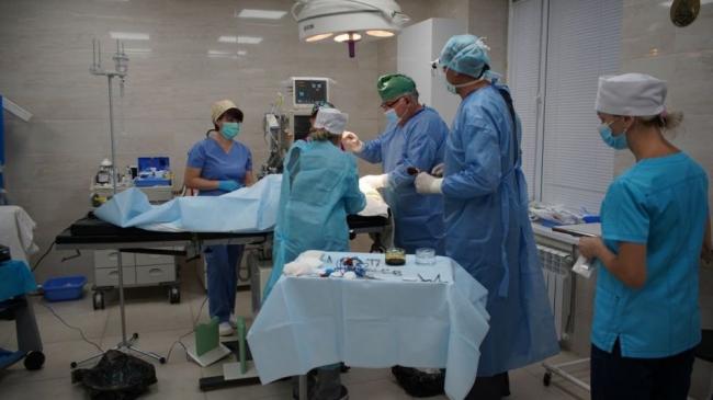 У Львові німецький хірург безкоштовно прооперує дітей