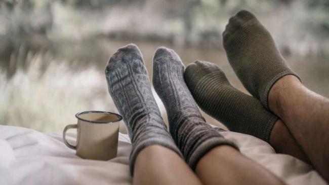 Чому потрібно спати у шкарпетках: відповідь вчених вас точно здивує