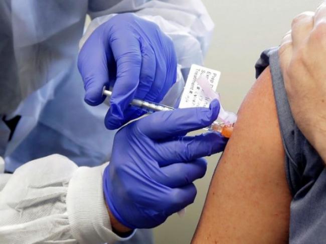В Україні дозволили бустерну дозу вакцини проти COVID-19 для пенсіонерів