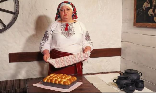 Керівниця закладу культури на Рівненщини поділилась рецептом пирогів з квасолею та маком