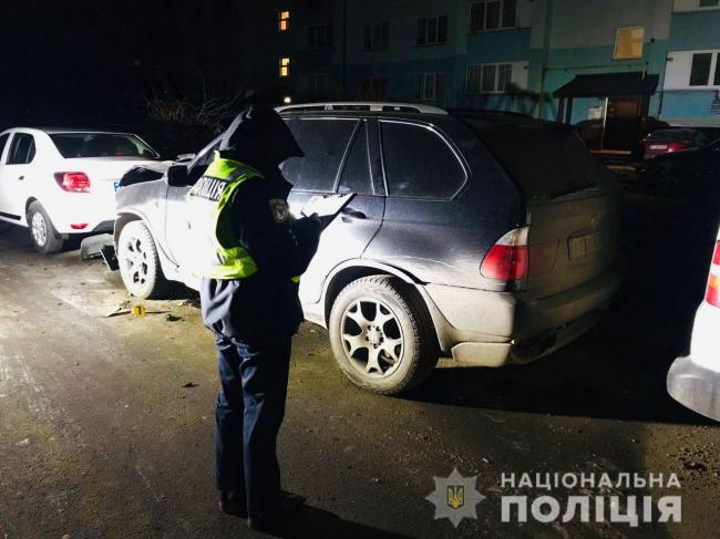 На Прикарпатті чоловік підклав під авто вибухівку та втратив руку