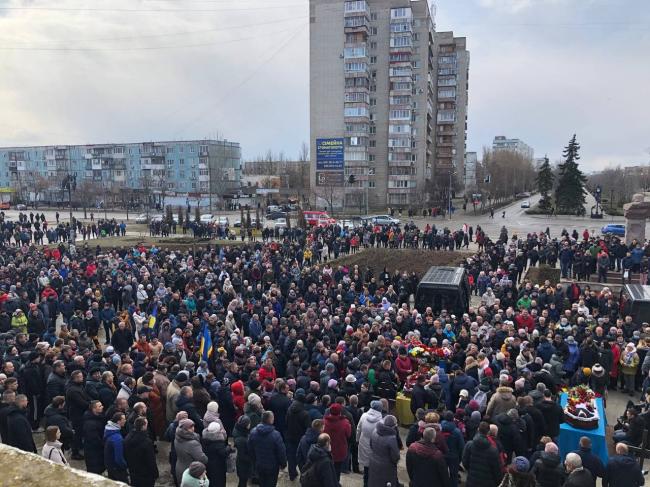 В Енергодарі прощаються з героями, які захищали Запорізьку АЕС