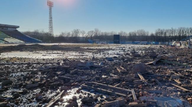 У Чернігові окупанти обстріляли стадіон "Десни" та музей