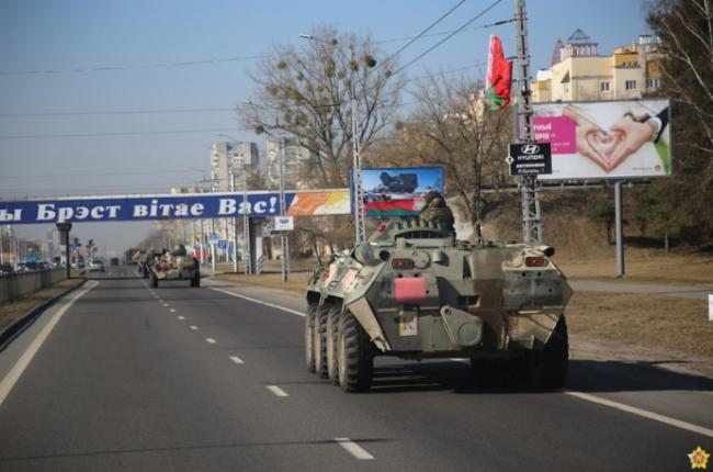 Білорусь повідомила про відведення десантників від кордону з Україною