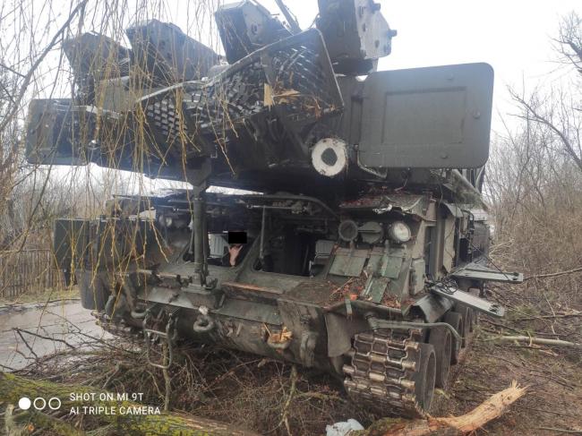 Українські бійці виявили залишений російський "Бук" та схрон боєприпасів