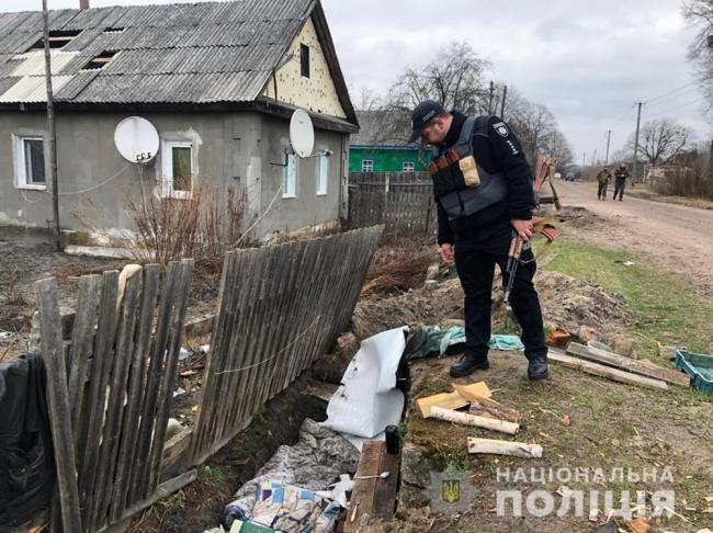 Російські окупанти проживали навіть у стічній трубі під дорогою на Житомирщині (ФОТО)