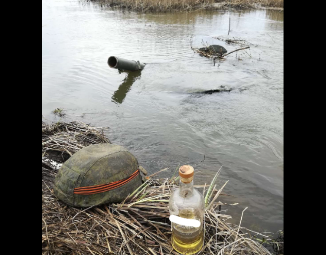 Після "застілля" російські окупанти втопили у водоймі БМД-3