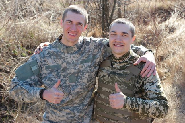 Двоє братів з Гостомеля взяли до рук зброю після пережитих звірств окупантів