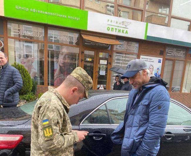 Колишньому генпрокурору Рябошапці вручили повістку до військкомату