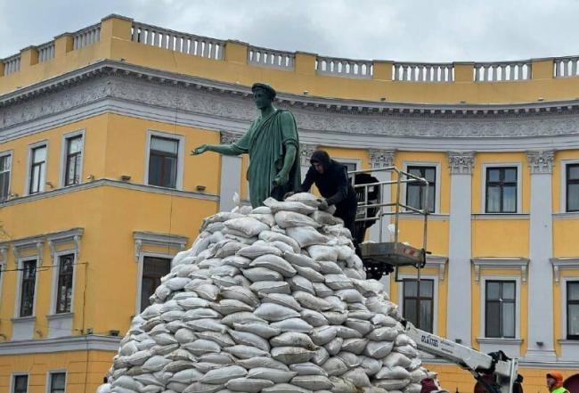 Окупанти завдали ракетного удару по Одесі: відомо про 3 загиблих